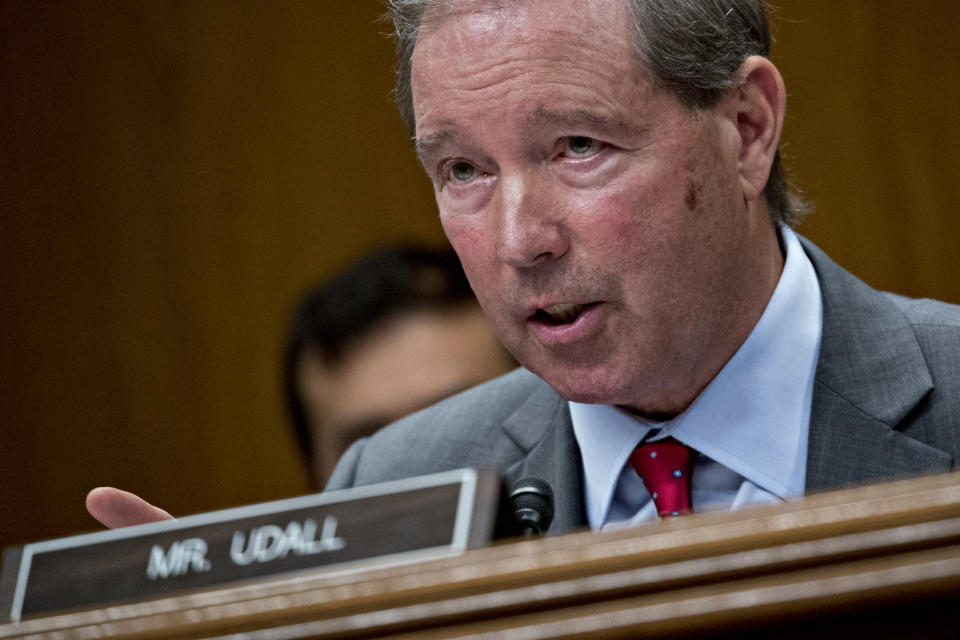 Sen. Tom Udall questions EPA Administrator Scott Pruitt during a Senate hearing in Washington, D.C., on May 16, 2018. (Photo: Andrew Harrer/Bloomberg via Getty Images)