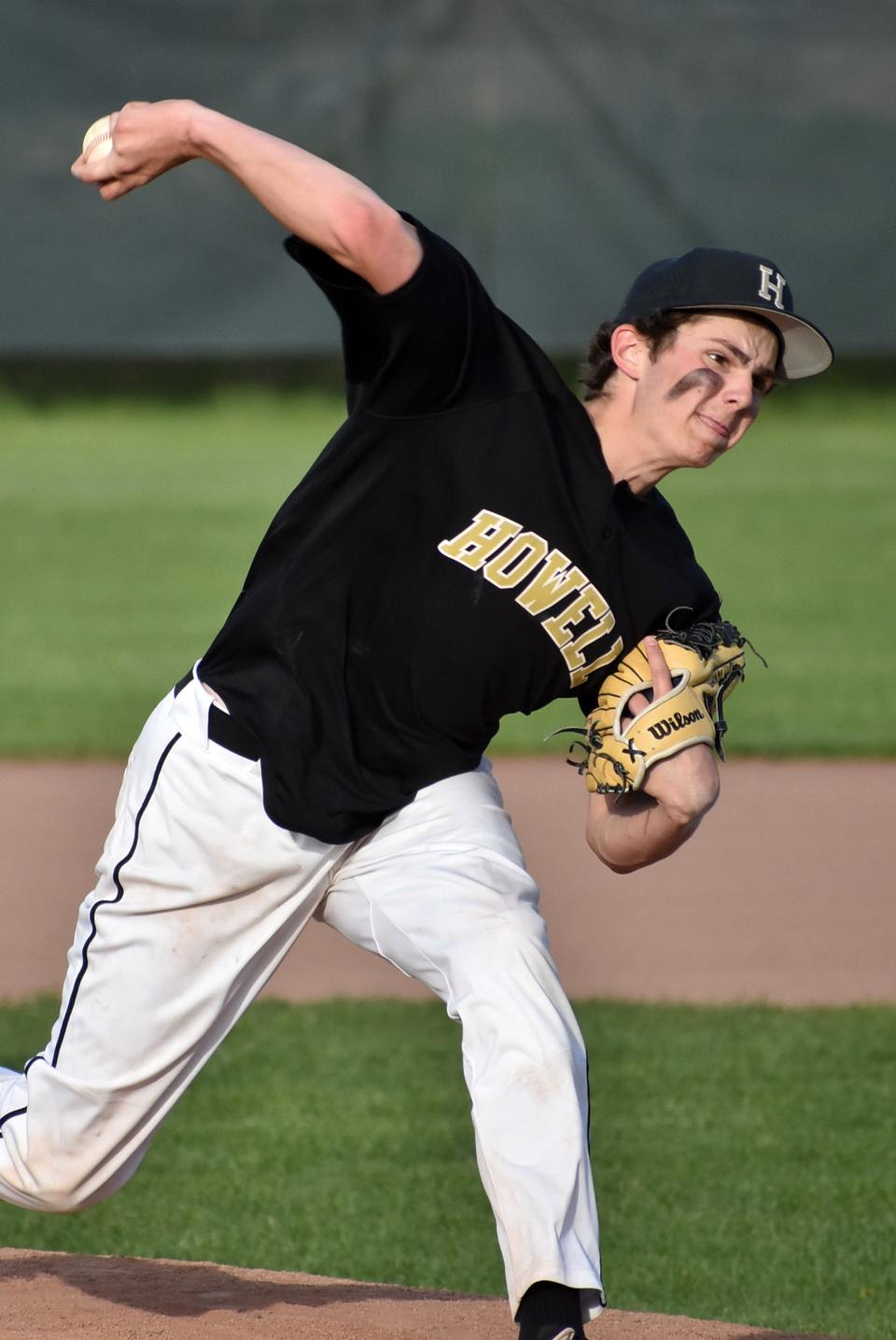 Howell's David Zilch struck out 14 batters in a 7-2 victory over Montague.