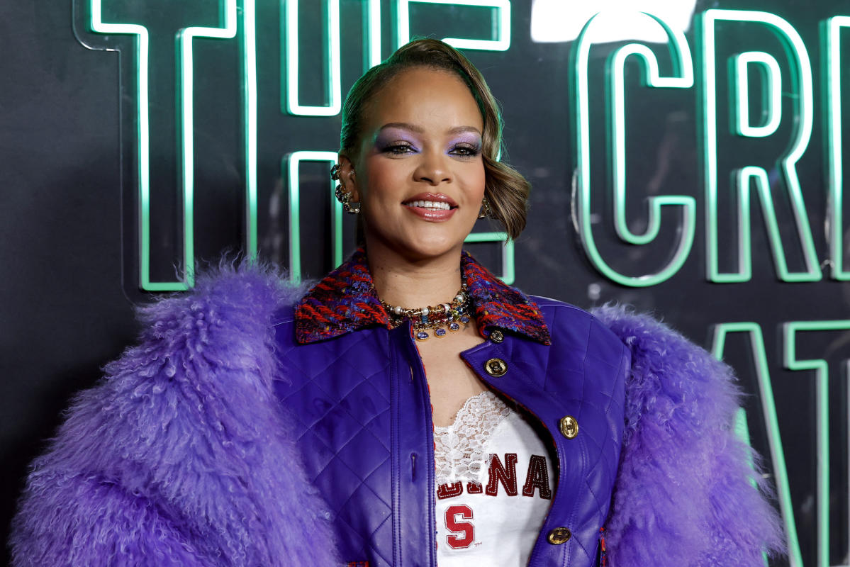 Why Rihanna Fans Think Her Billionaire Wedding Gig Hints She’s Going to ...