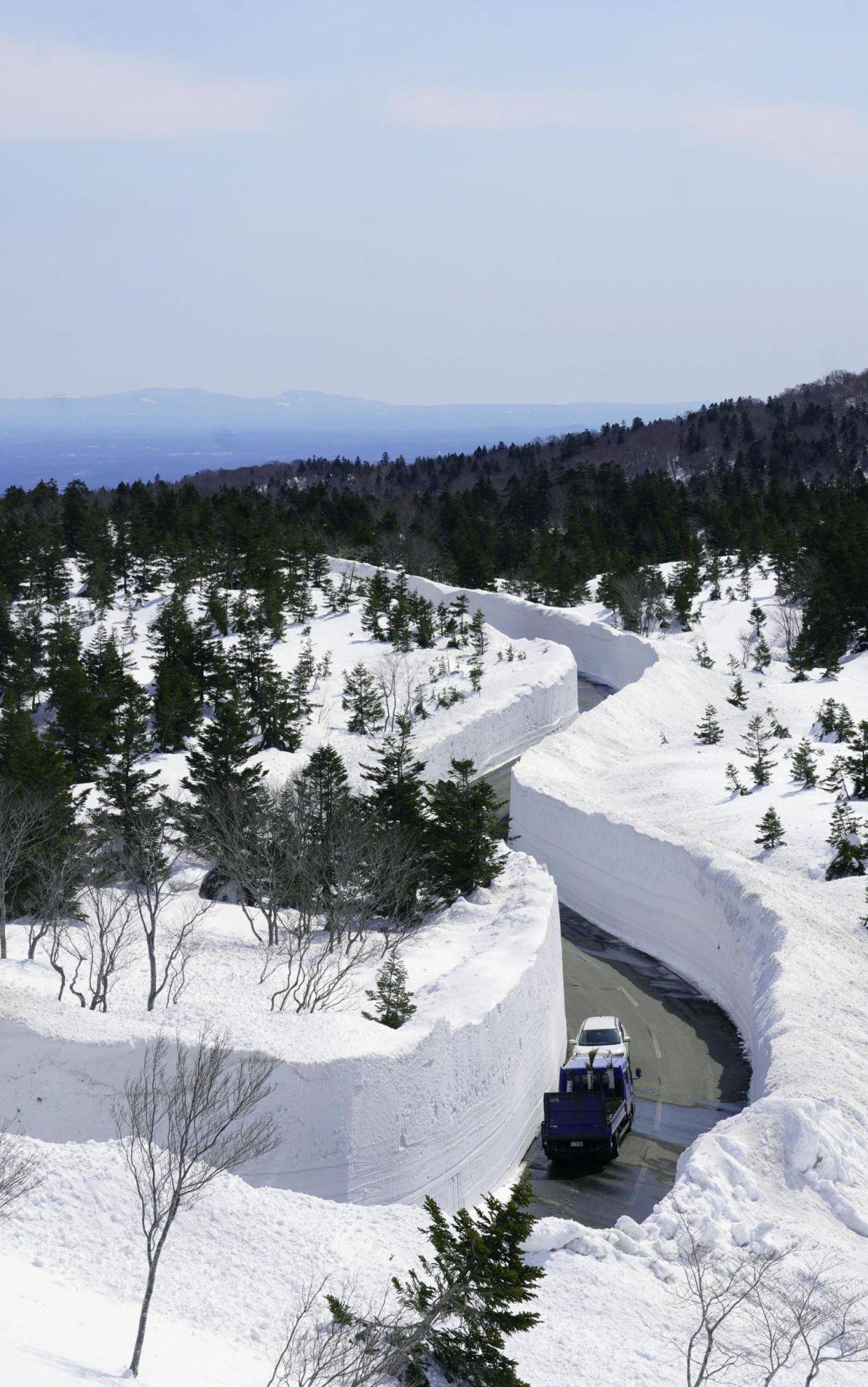 A snow corridor