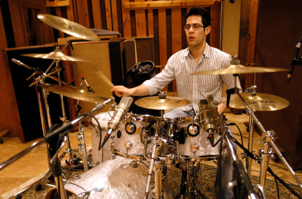 Ryan Dusick drumming with Maroon 5. (Photo: Stephen Lovekin/FilmMagic)