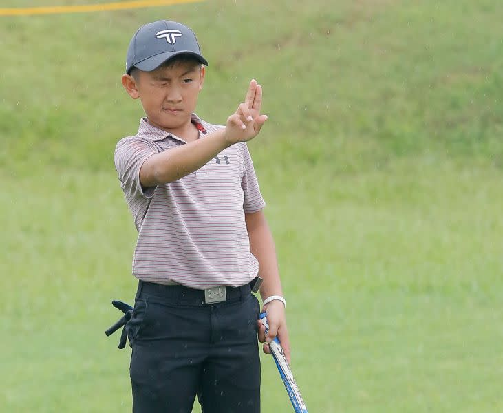 新加坡選手BRAYDEN LEE，以兩回合總桿146桿(＋2)暫居男女D組第一。