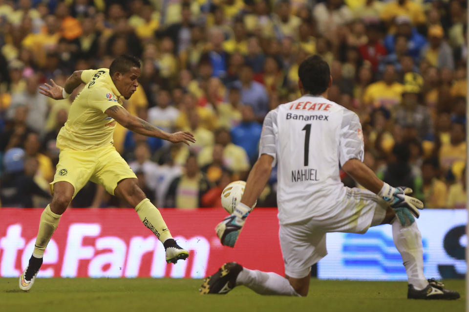 Guzmán en la final del Apertura 2014, la primera de las dos que ha perdido con el América en el Azteca. (Héctor Vivas/LatinContent via Getty Images)