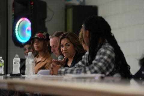 Panel members (l to r), Rep. Ako Abdul-Samad, Helen Mims, DMPS interim superintendent Matt Smith, DMPS school board member Maria Alonzo, Sen. Claire Celsi, and Lizzea Wright at a youth town hall for teens and families on Monday, Feb. 13, 2023 at the Masonic Lodge at Sixth Avenue in Des Moines.