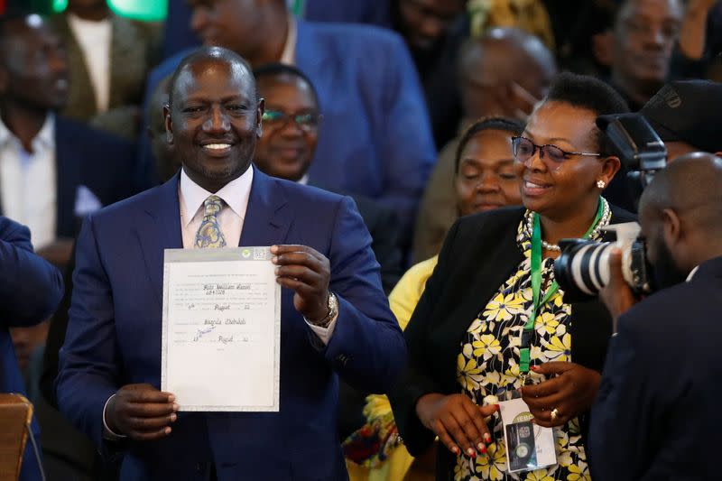 Foto del lunes del vicepresidente de Kenia William Ruto tras el anuncio de que ganó la elección general en Kenia, en Nairobi