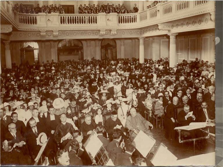 El teatro el día de su inauguración, en 1915 (Gentileza Colegio San José)