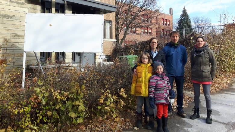 Villeray parents decry condo plans next to overcrowded school