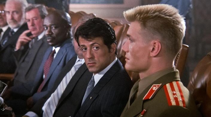 USA. Sylvester Stallone and Dolph Lundgren in a scene from (C)MGM/UA film: Rocky IV (1985). Plot: Rocky Balboa proudly holds the world heavyweight boxing championship, but a new challenger has stepped forward: Drago, a six-foot-four, 261-pound fighter who has the backing of the Soviet Union.  Ref:  LMK110-J7060-260421 Supplied by LMKMEDIA. Editorial Only. Landmark Media is not the copyright owner of these Film or TV stills but provides a service only for recognised Media outlets. pictures@lmkmedia.com