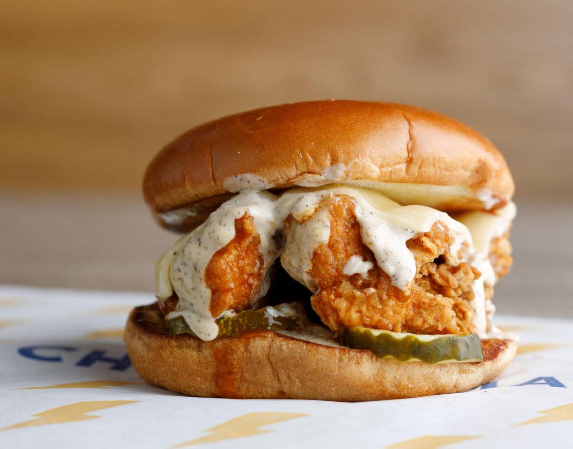 Chick N Max, a Wichita, Kansas fast-casual franchise specializing in chef-crafted sandwiches, tenders and almond wood-smoked chicken and wings is expanding to the Carolinas including upt to 10 stores in the Charlotte area.