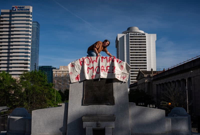 People protest bill allowing armed teachers in Tennessee