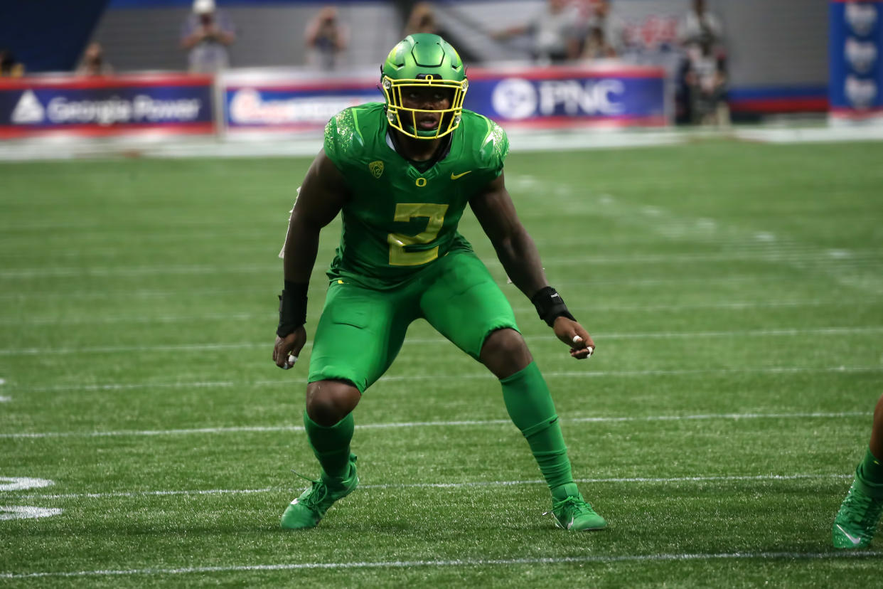 Oregon Ducks linebacker DJ Johnson