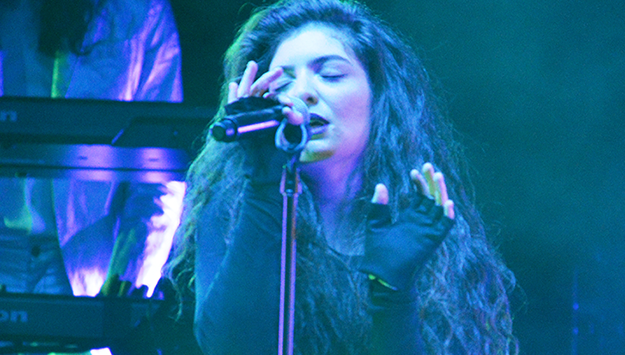 Lorde takes a stand against airbrushing