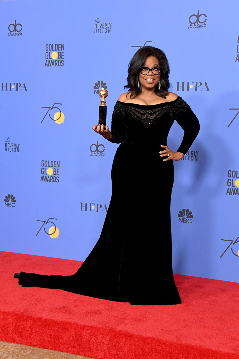 Oprah Winfrey, 2018 Golden Globes, black dress, me too red carpet, time's up red carpet, blackout red carpet, golden globe awards, 