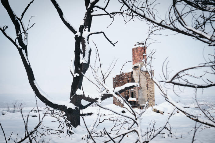 The remnants of burned down homes in the aftermath of the Marshall Fire in Boulder County, Colo., Jan. 1, 2022. (Erin Schaff/The New York Times)