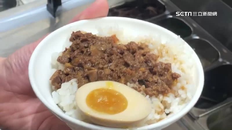 有民眾指出竹北滷肉飯一碗要價80元。