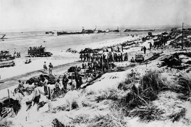 Los soldados de las fuerzas aliadas de la Segunda Guerra Mundial desembarcan en Normandía, Francia, el 6 de junio de 1944 (-)