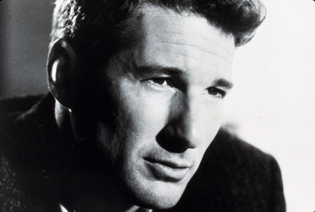 Richard Gere, también pianista. En este caso, el actor no necesitó doble para el solo de piano en el hotel. Tocaba él mismo.