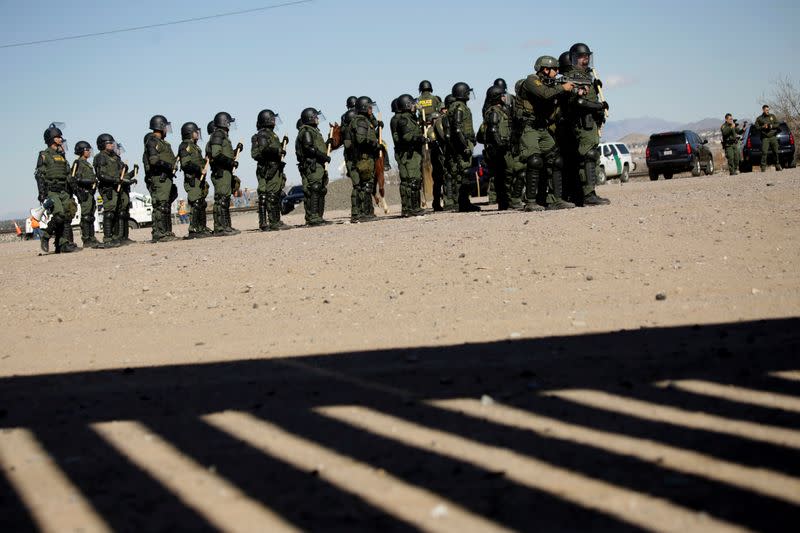 FILE PHOTO: U.S. Border Patrol agents conduct a training exercise at the border fence between Ciudad Juarez, Mexico and Sunland Park, U.S.