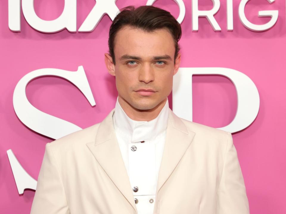 thomas doherty gossip girl reboot premiere