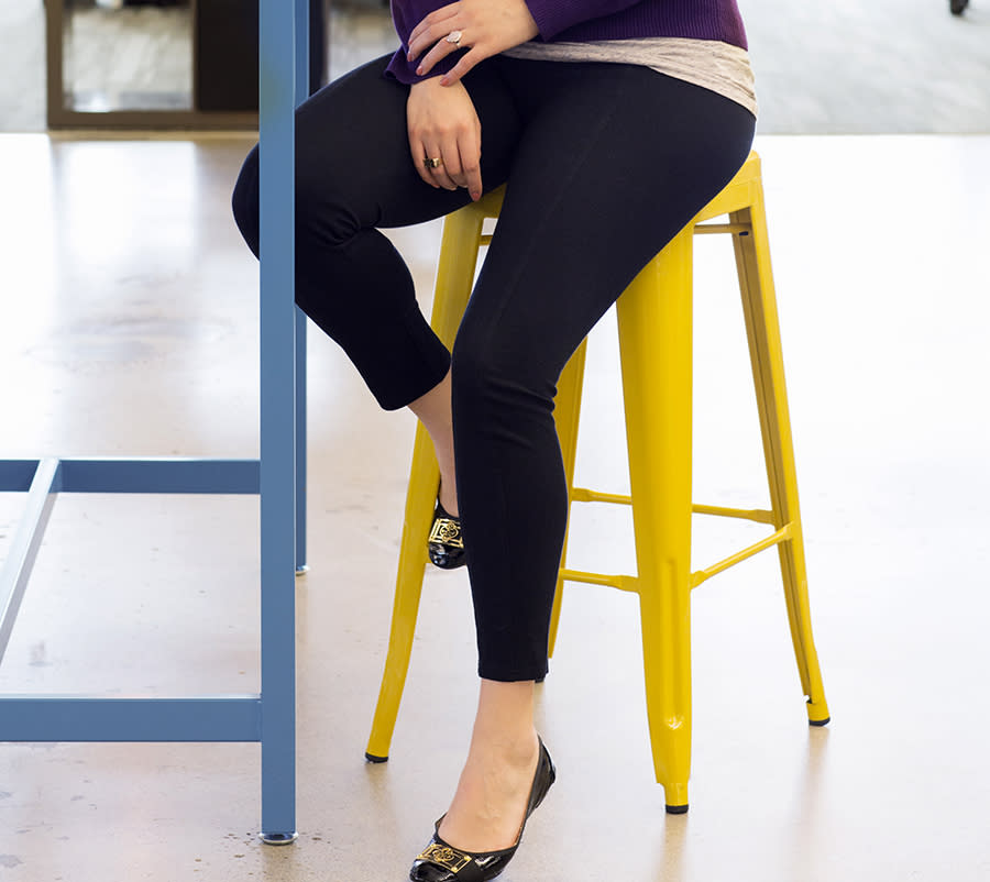 Are leggings ever OK for the office? Why some say yes  How to wear leggings,  Outfits with leggings, Leggings outfit for work offices