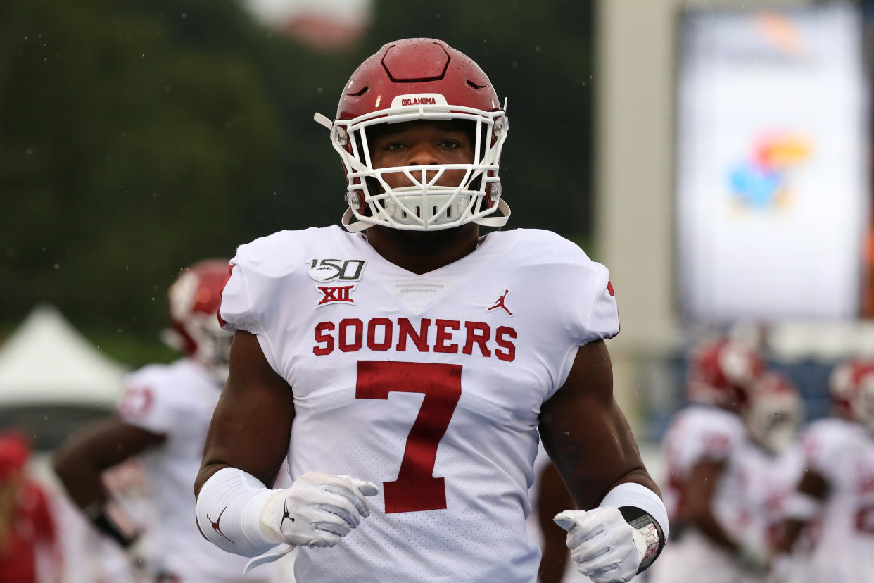 LAWRENCE, KS - OCTOBER 05: Oklahoma Sooners defensive lineman Ronnie Perkins (7) before a Big 12 football game between the Oklahoma Sooners and Kansas Jayhawks on October 5, 2019 at Memorial Stadium in Lawrence, KS. (Photo by Scott Winters/Icon Sportswire via Getty Images)