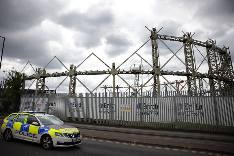 The gasholder just off Alan Turing Way is being dismantled -Credit:Sean Hansford | Manchester Evening News