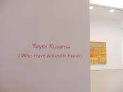 “I Who Have Arrived in Heaven” se exhibe en la galería de arte David Zwirner hasta el 21 de diciembre del 2013. Esperemos poder disfrutarla pronto en países de Latinoamérica. <br><br> <p>Sigue disfrutando más obras de Yayoi Kusama...</p>