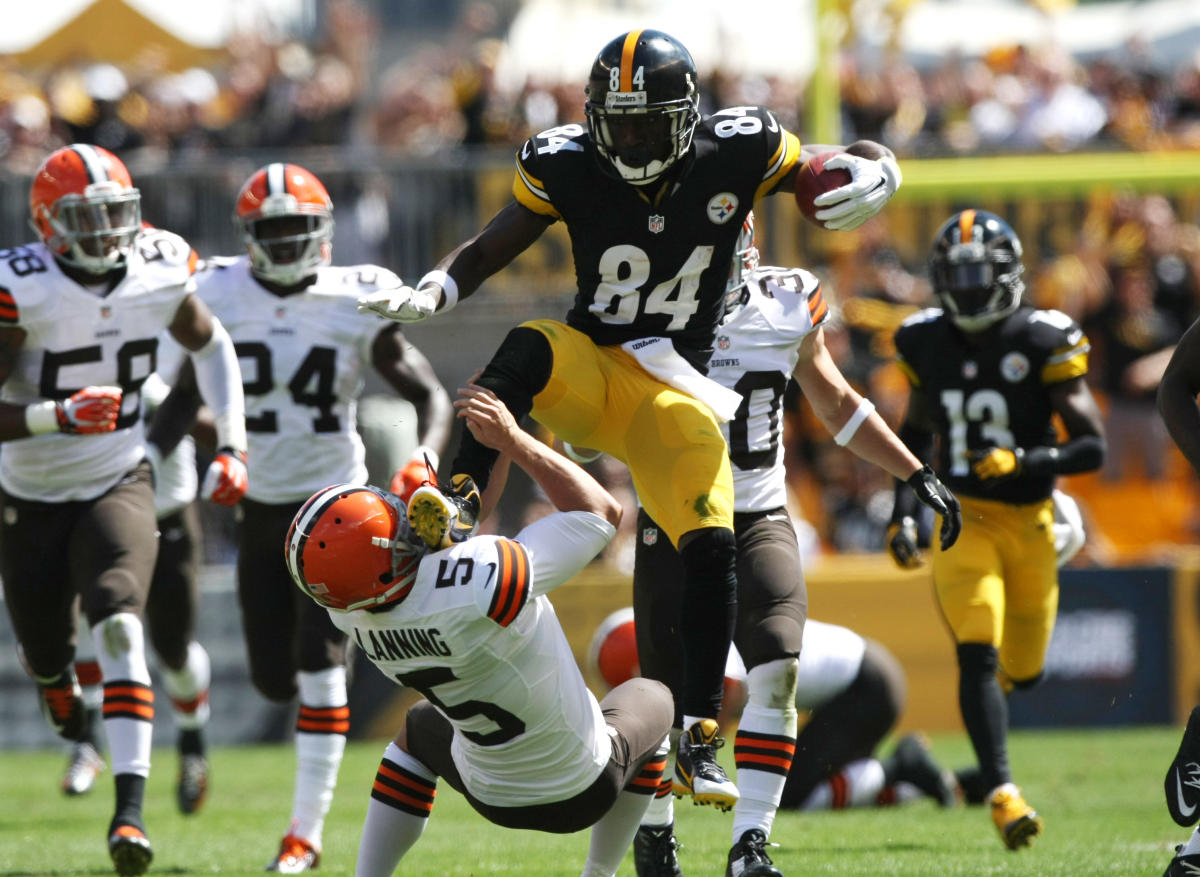 Antonio Brown kicks Browns punter in face at end of punt return