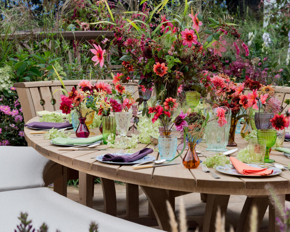 10. Choose jewel-bright colors for a statement table