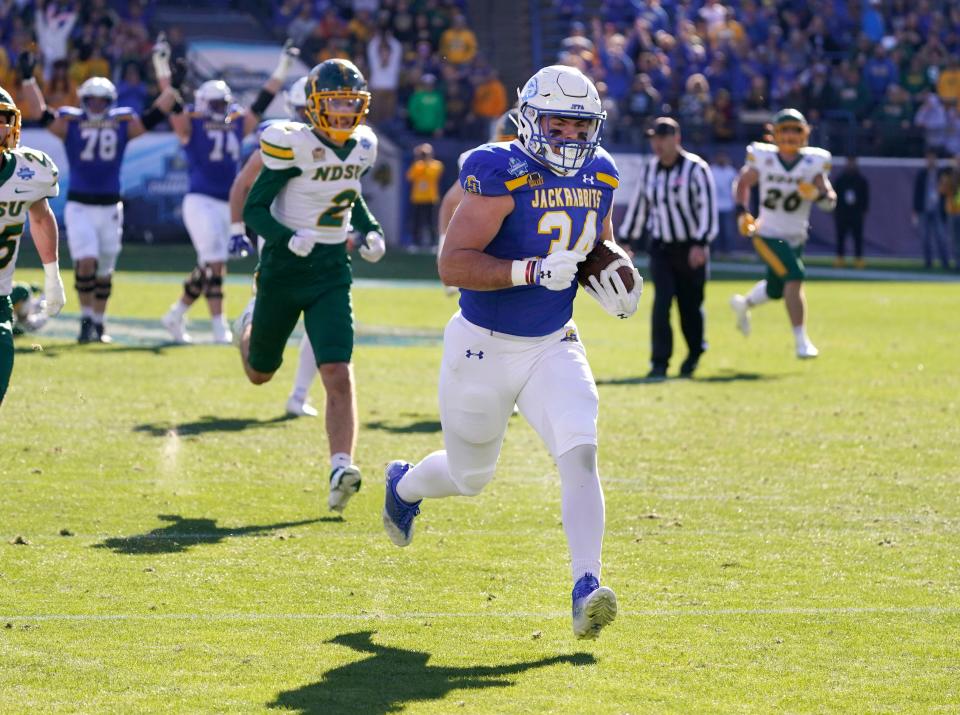 SDSU's Mike Morgan scores a 44-yard touchdown in the second quarter.