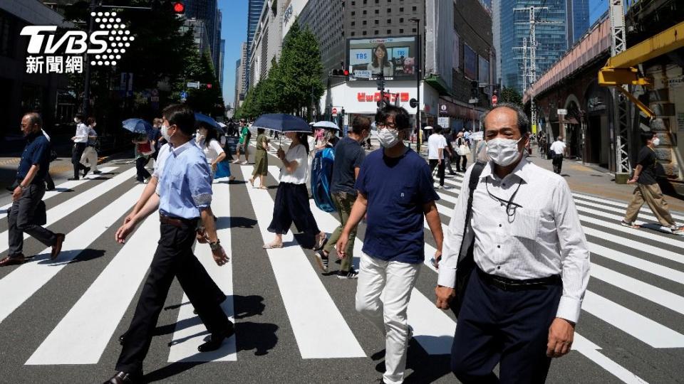 日本9月中將開放無症狀者也能外出買東西。（示意圖／達志影像美聯社）