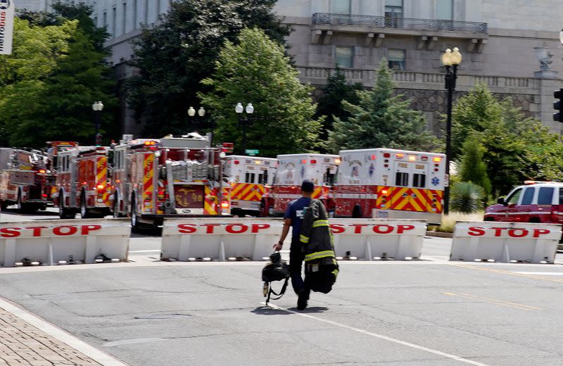 FILE PHOTO: Police respond to bomb threat in Washington