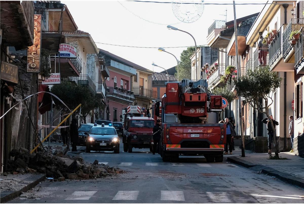 西西里埃特納火山再傳4 8地震多人輕傷