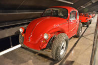 <p>This Volkswagen Beetle was transformed into a dune buggy in the United Arab Emirates. It lost its four fenders, its running boards and its original lights during the conversion and it gained <strong>massive tyres</strong>. The end result looks markedly different than the dune buggies made in the US and in the UK.</p>