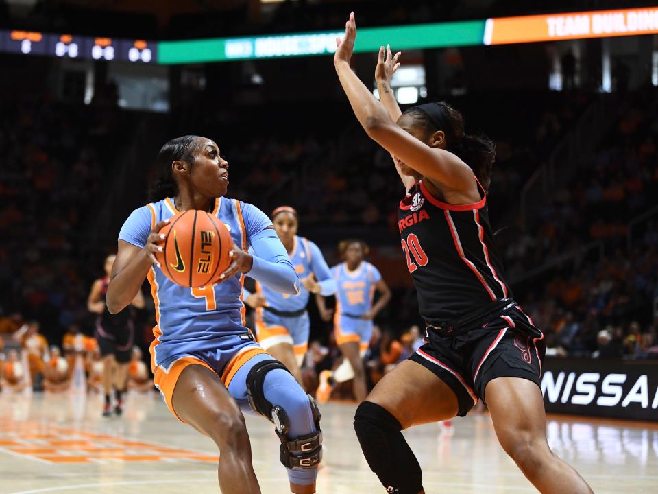 Tennessee's Jordan Walker (4) comes up against Georgia forward Jordan Isaacs (20) during the NCAA college basketball game between the Tennessee Lady Vols and Georgia on Sunday, January 15, 2023 in Knoxville, Tenn.