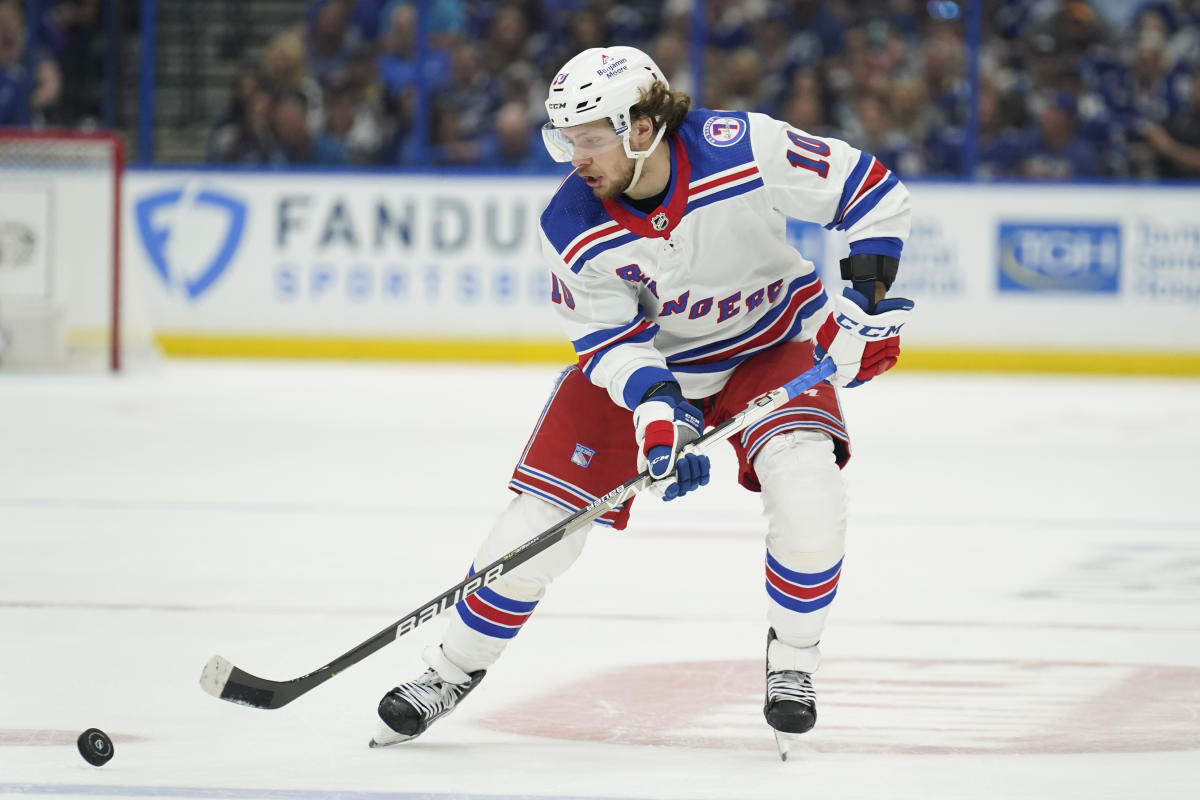 Artemi Panarin Ripped By Rangers Fans in Game 4 Loss vs. Lightning