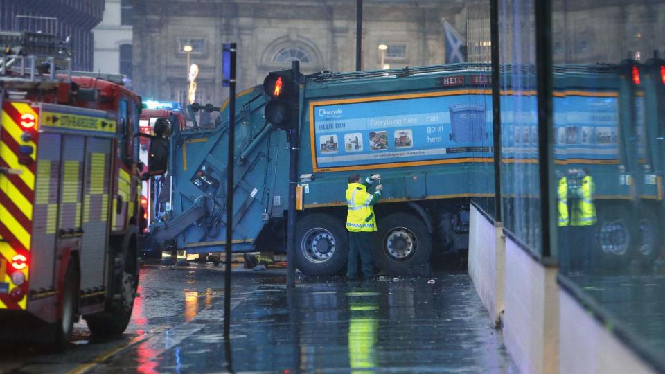 Bin Lorry Crashes Into Shoppers: Six Dead