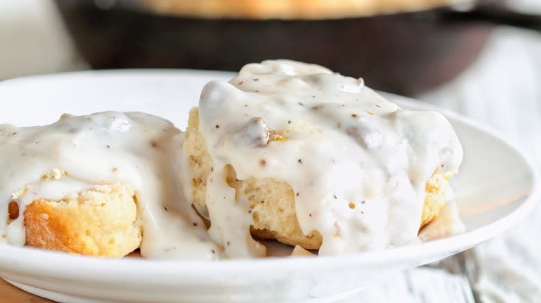 biscuits covered in white gravy