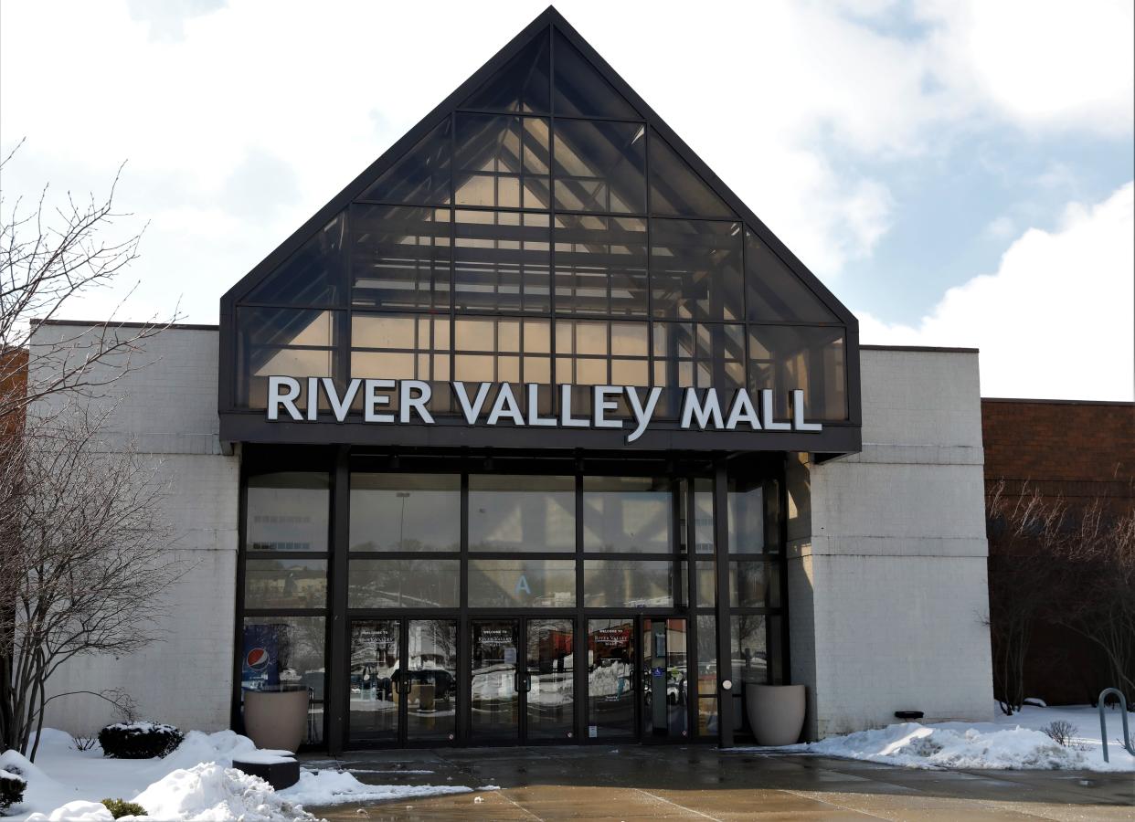 City police responded to a shooting threat Monday at the River Valley Mall. Police officers reported no suspicious activity once they arrived.