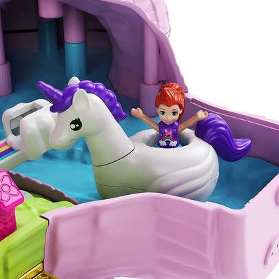 Save yourself 46% when you nab this Polly Pocket unicorn party compact.