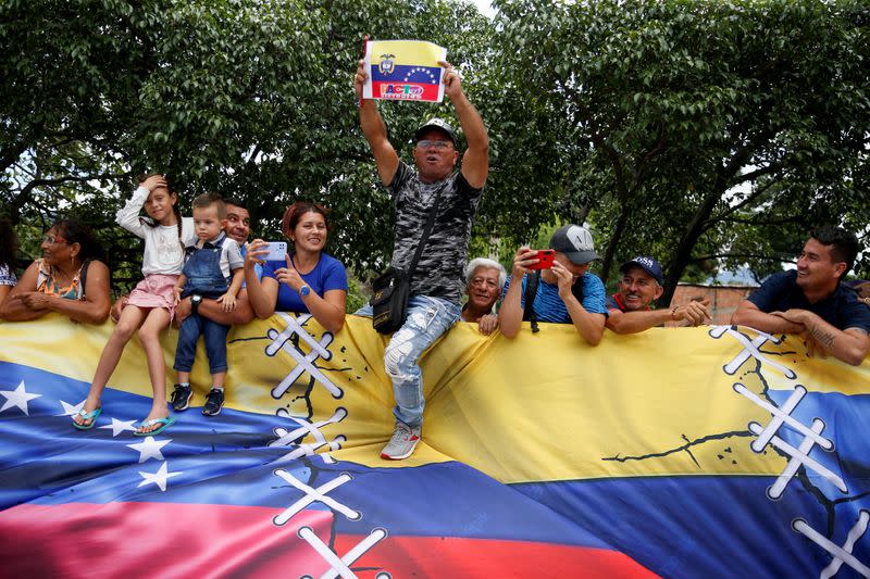 The commercial reopening of Venezuela–Colombia border