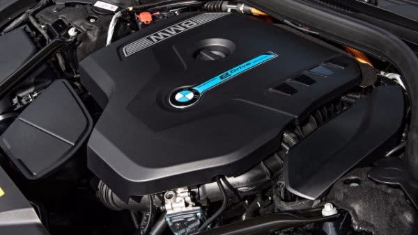 2017年式插電增程環保旗艦BMW 740e台幣290萬有找，北美售價已出
