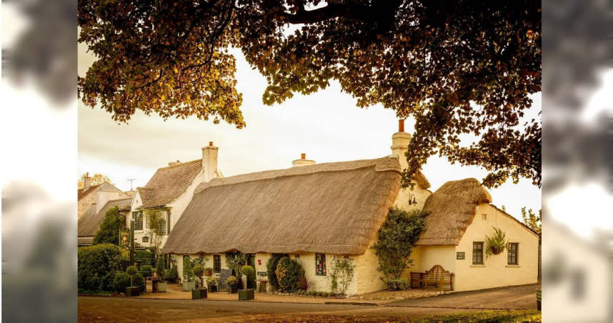 英國一間擁有600多年歷史的餐廳日前遭大火燒毀。（圖∕翻攝自「The Star Inn At Harome」臉書）