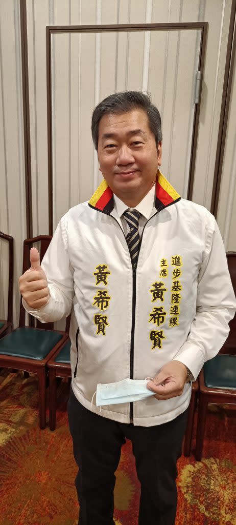前國民黨市黨部主委黃希賢針對華視總經理事件，呼籲政府還給媒體公平且正常的環境。（記者張上耕攝）