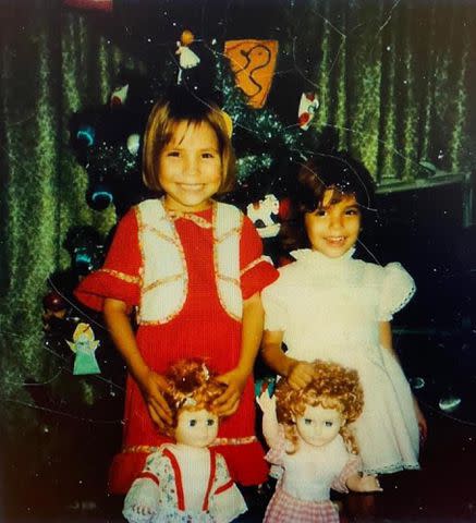 <p>Eva Longoria Facebook</p> Eva Longoria and her sister as kids.