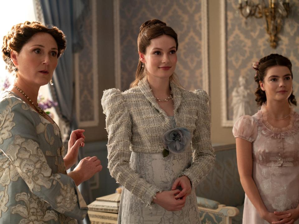 ruth gemmell, hannah dodd, and florence hunt in bridgerton season 3