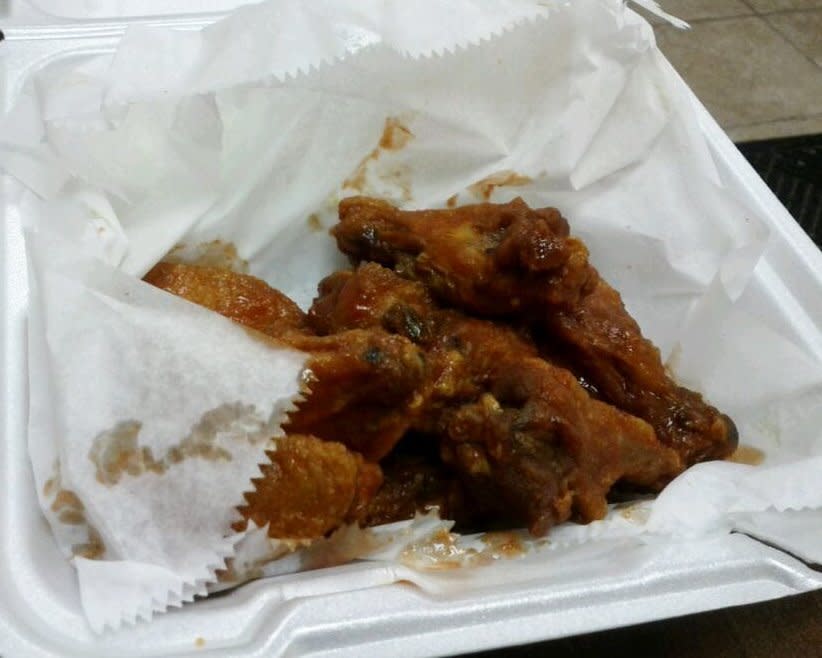 Honey Hot Wings at Supreme Hot Wings in Southaven, Mississippi