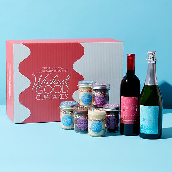 17) Birthday Cupcake 6-Pack & Wine Gift Set