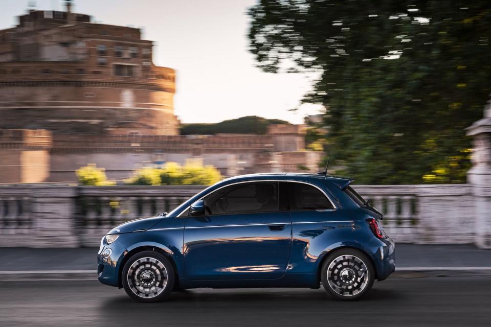 2024 fiat 500e hatchback