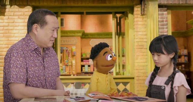 Me & My Grown-Up Lyrics - Sesame Workshop